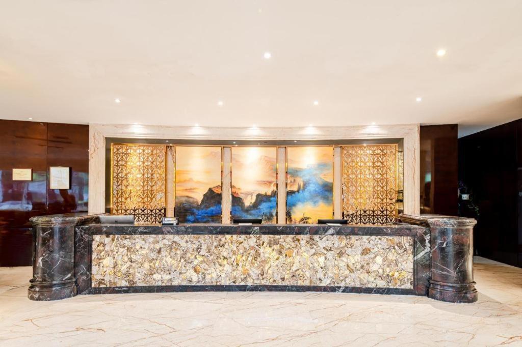 Chengdu Rising Butterfly Hotel Bagian luar foto