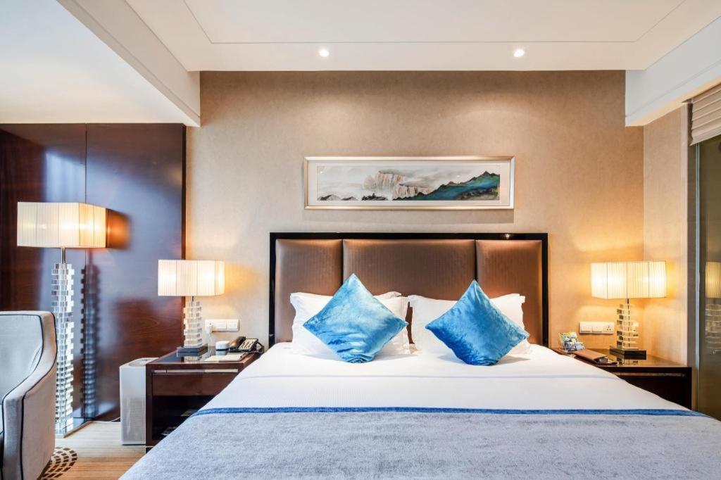 Chengdu Rising Butterfly Hotel Bagian luar foto