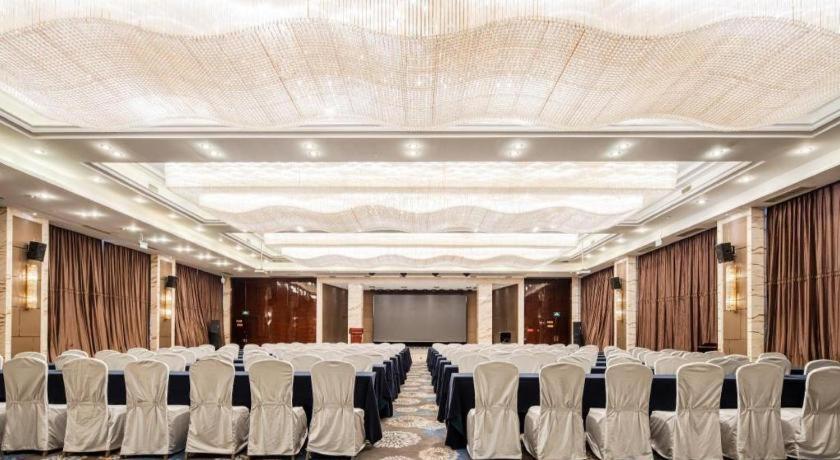 Chengdu Rising Butterfly Hotel Bagian luar foto