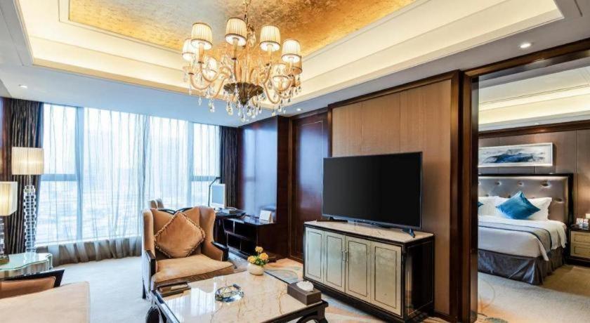 Chengdu Rising Butterfly Hotel Bagian luar foto