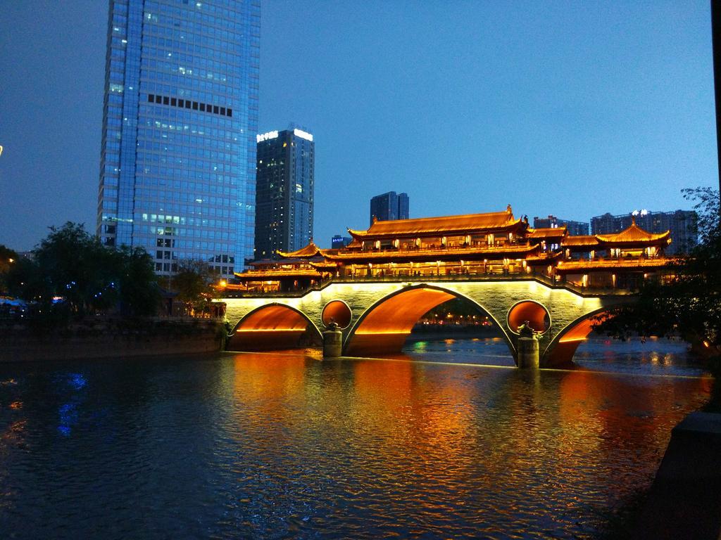 Chengdu Rising Butterfly Hotel Bagian luar foto