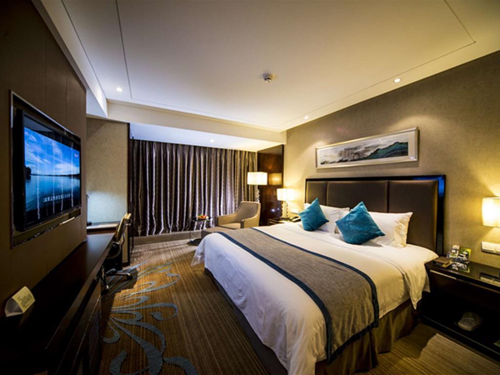 Chengdu Rising Butterfly Hotel Bagian luar foto