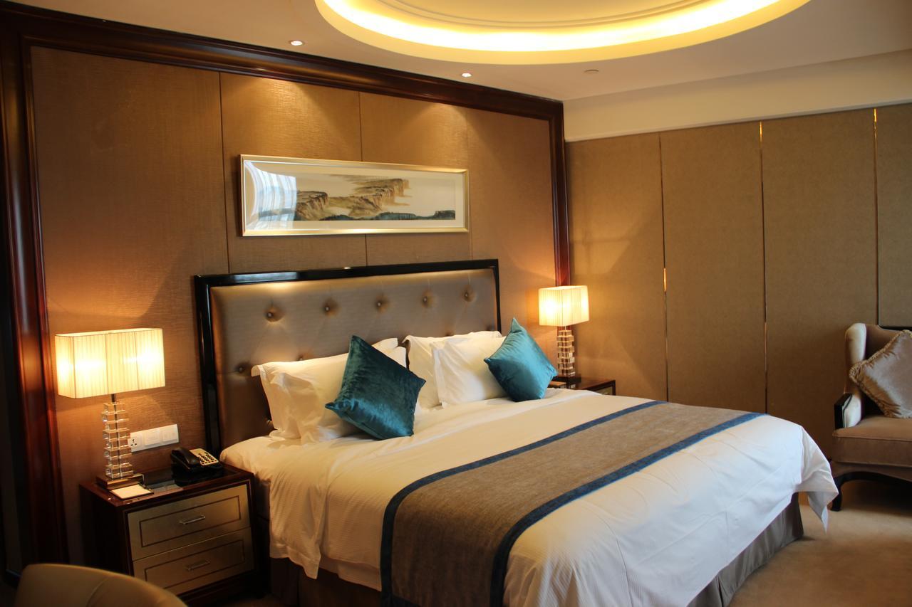 Chengdu Rising Butterfly Hotel Bagian luar foto