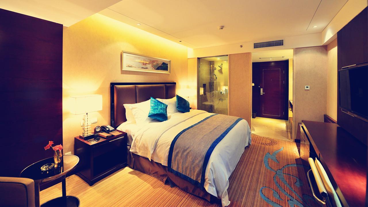 Chengdu Rising Butterfly Hotel Bagian luar foto